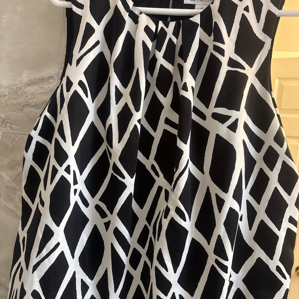 Woman no sleeve shirt